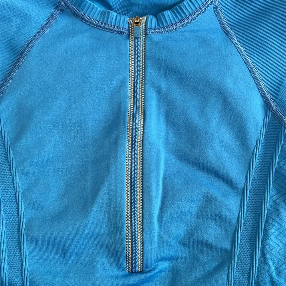 Athleta 1/4 zip tracker top - Picture 8 of 8